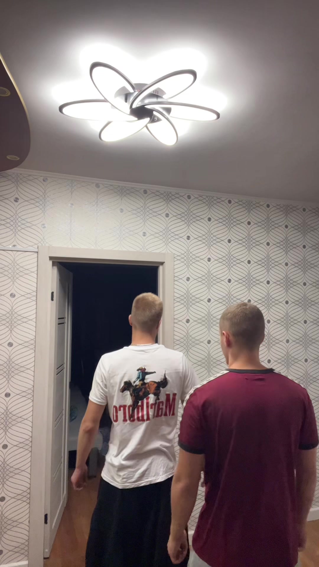 @компани