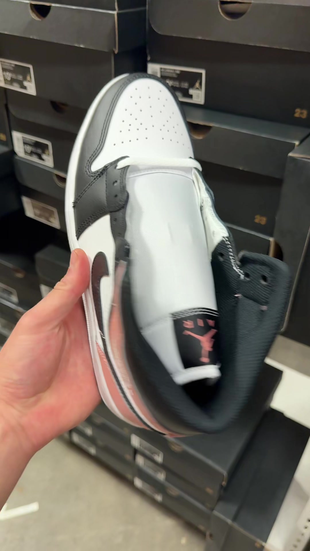 @VERIFIED SNEAKER DEALS