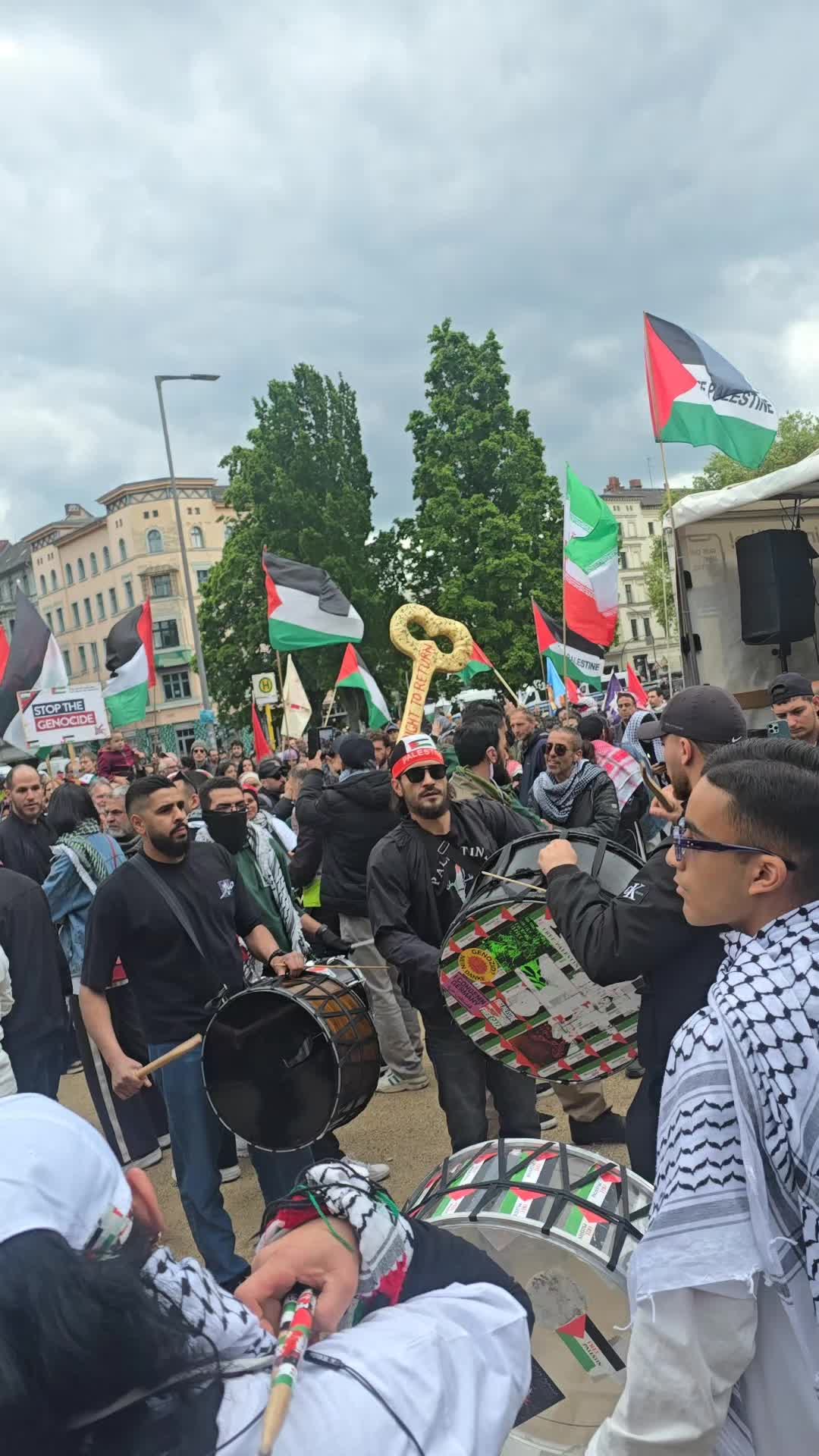 @MomOfPallis🇵🇸
