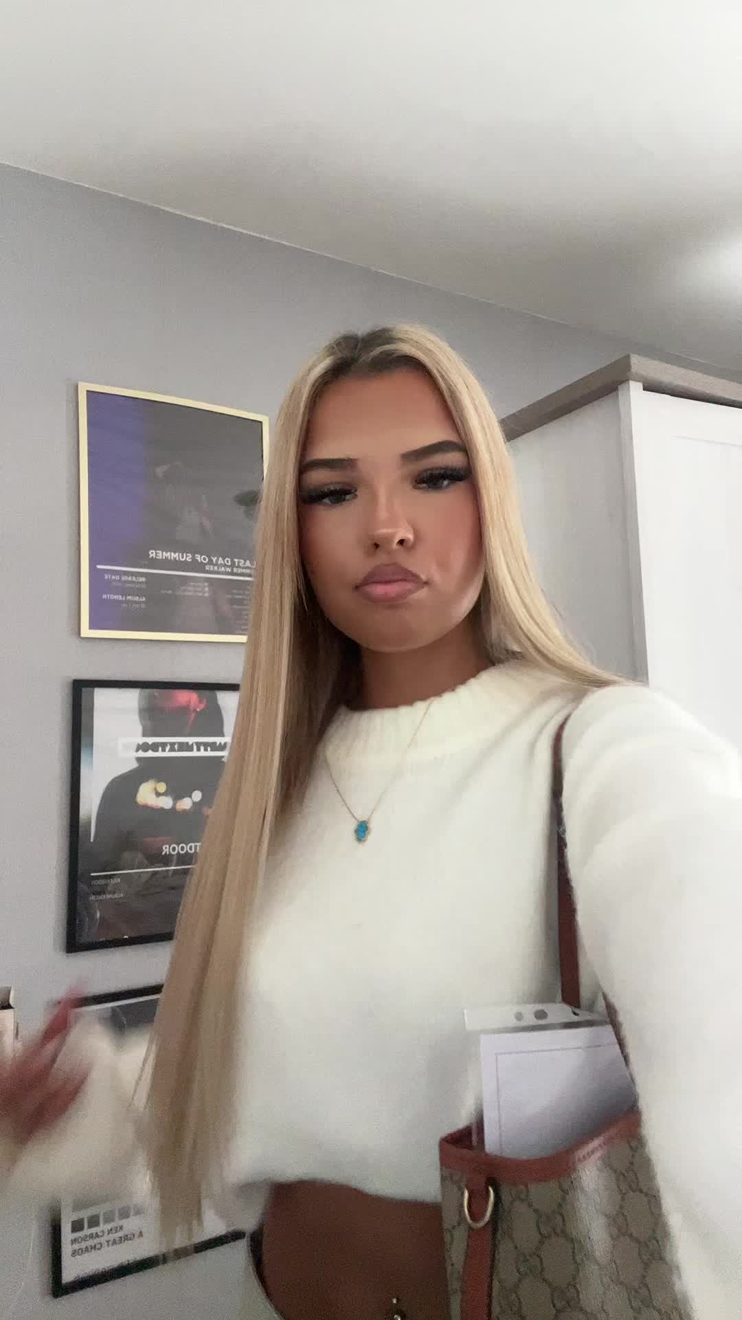 @emilyemnn