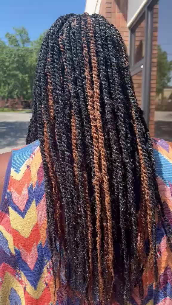 @African beauty of braiding