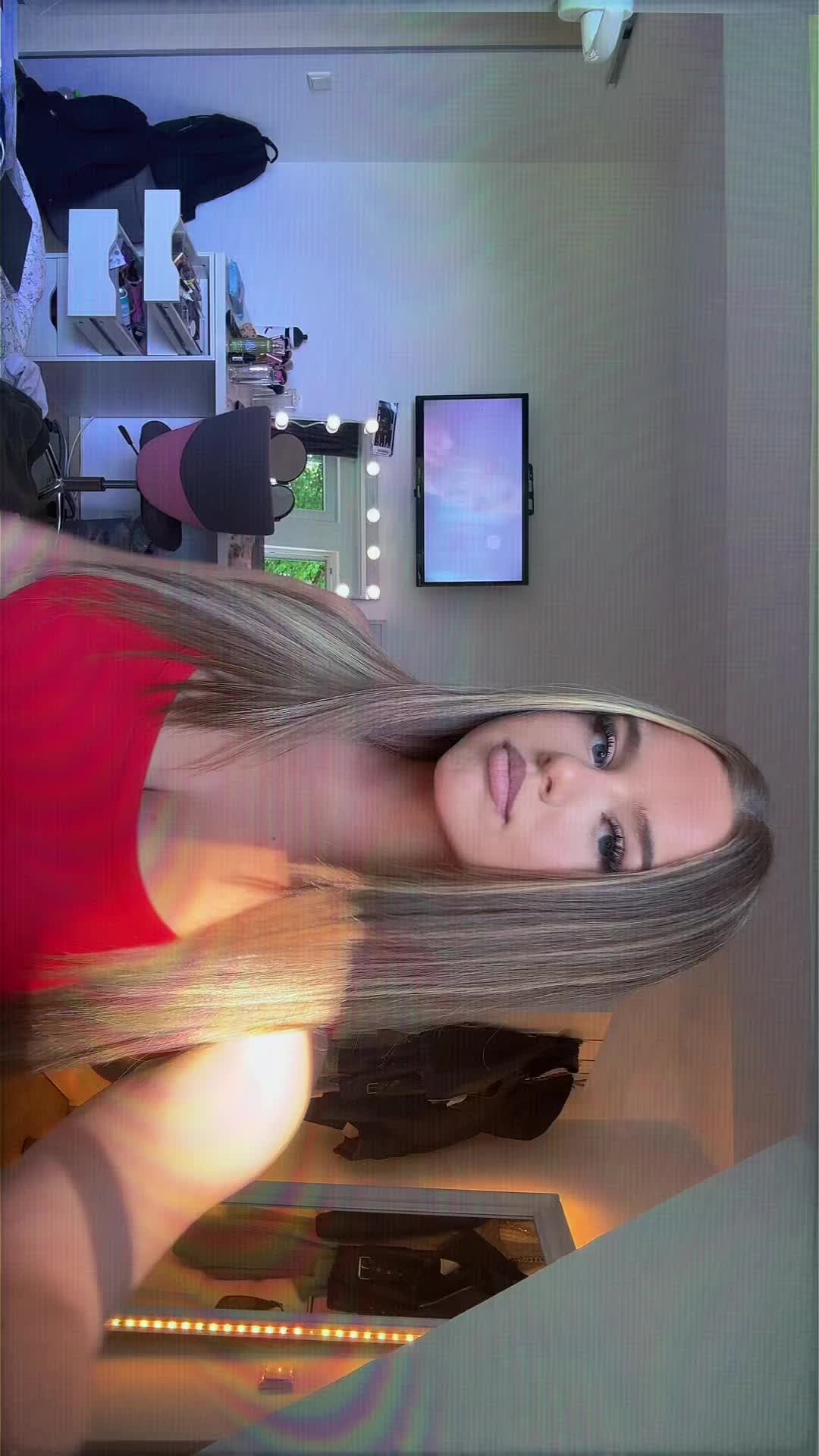 @leni
