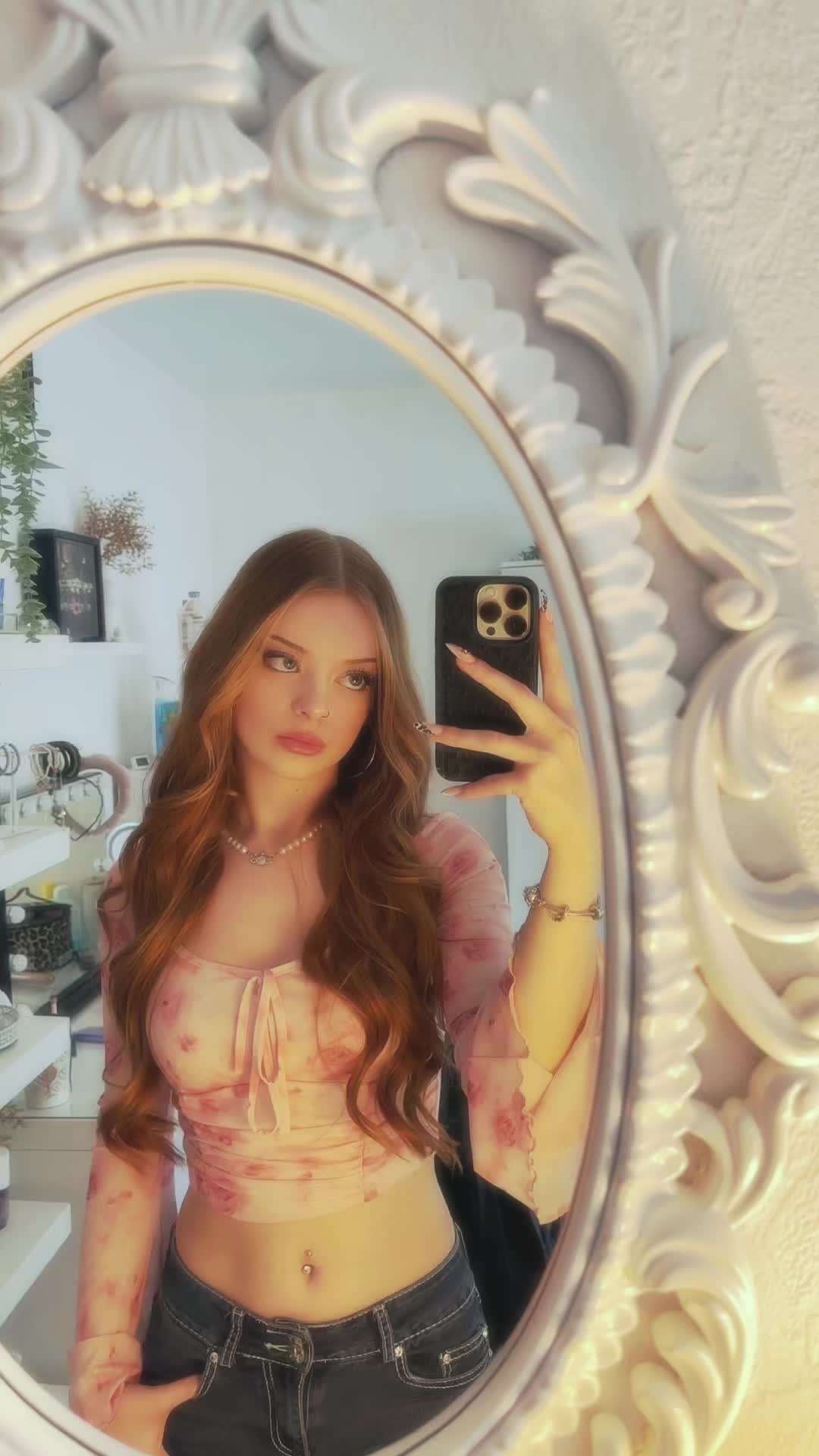 @mylène 🖤/•᷅•᷄\੭