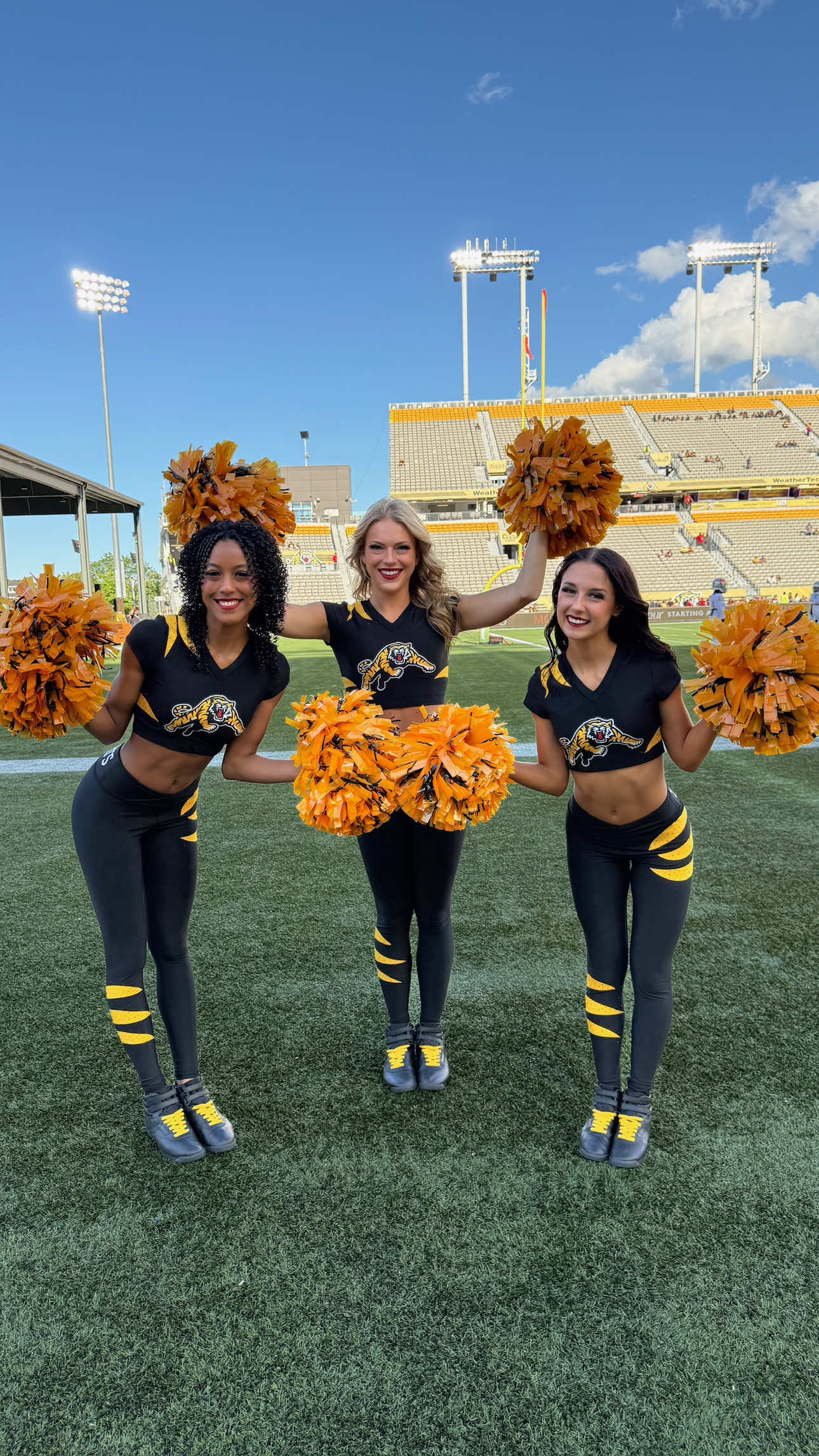 @TICATS DANCE & CHEER