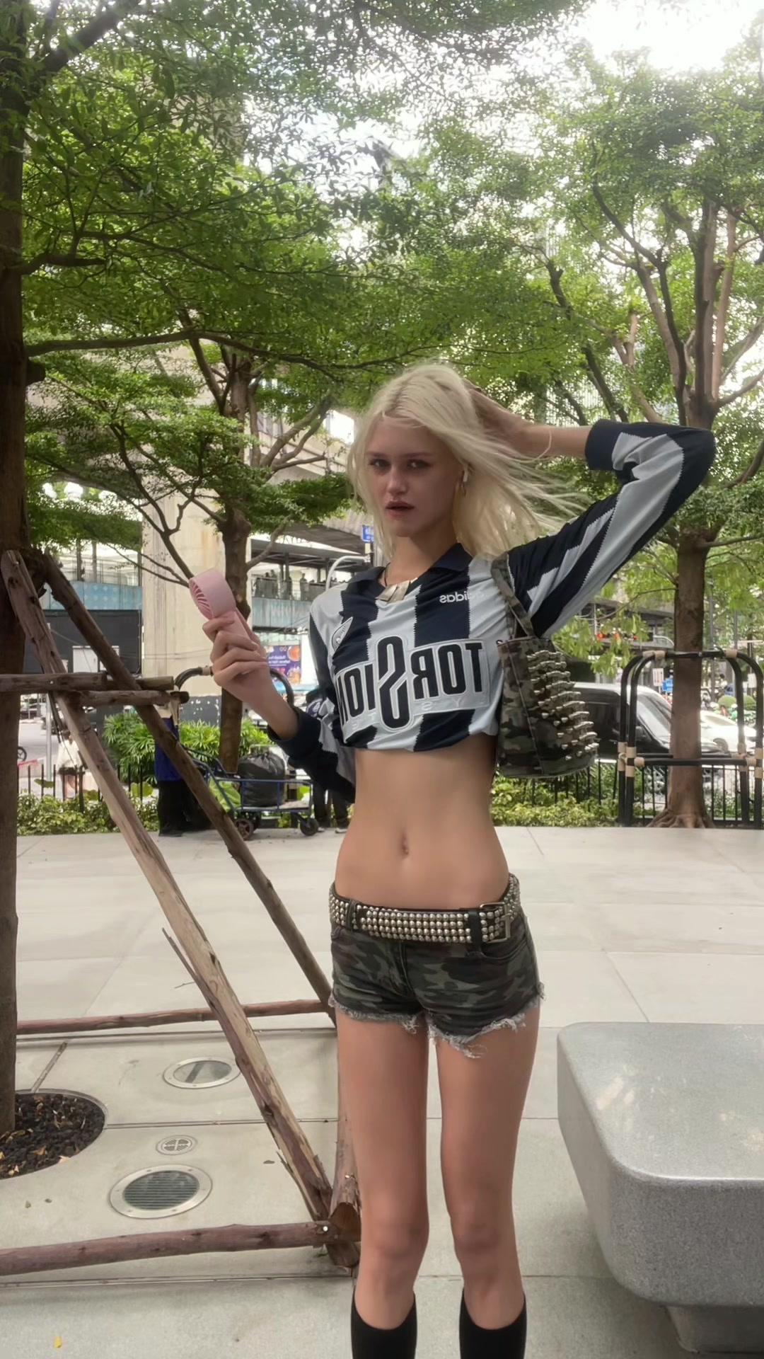 @uglyblondie