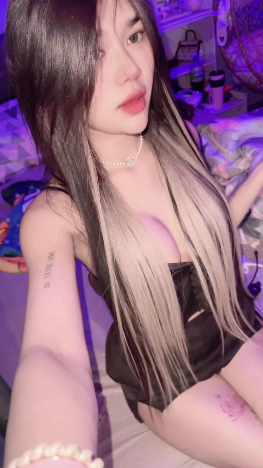 @_hollyxda