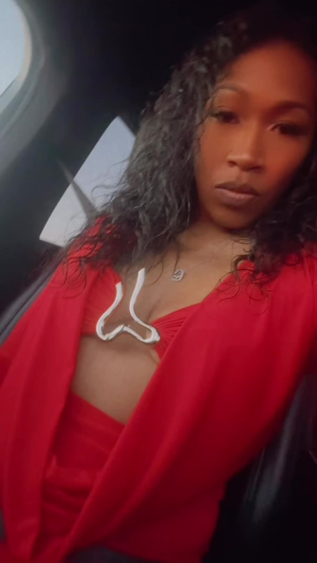 @leilaniyourhomegirl