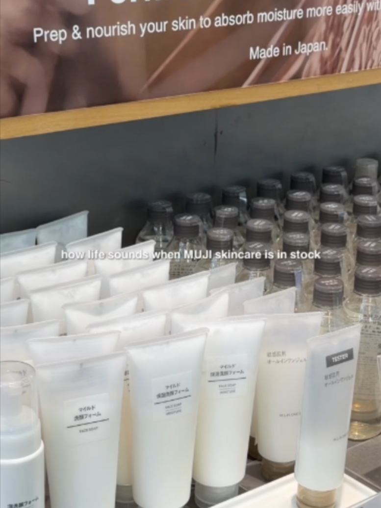 @MUJI Canada