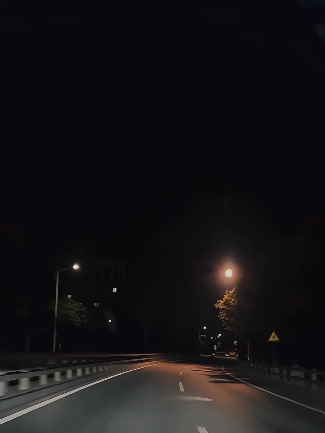 @𝗯𝘆.𝘀𝘁𝗼𝗿𝘆'𝘀𝗶𝗮🥶