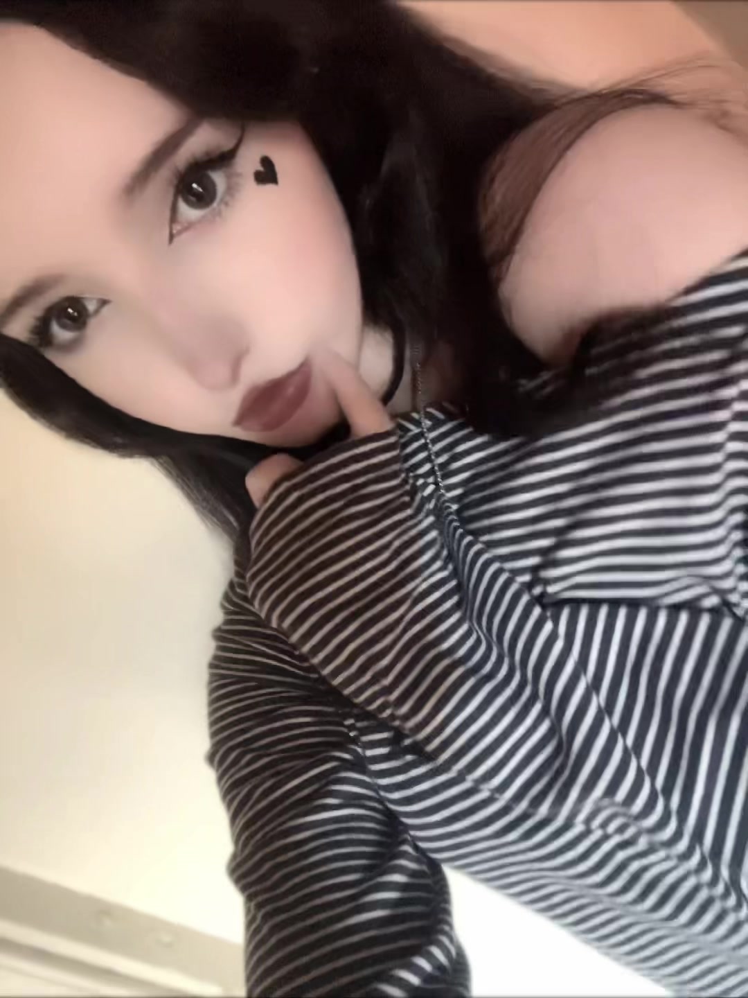 @𝐼𝑛𝑠𝑜𝑚𝑛𝑖𝑎♡