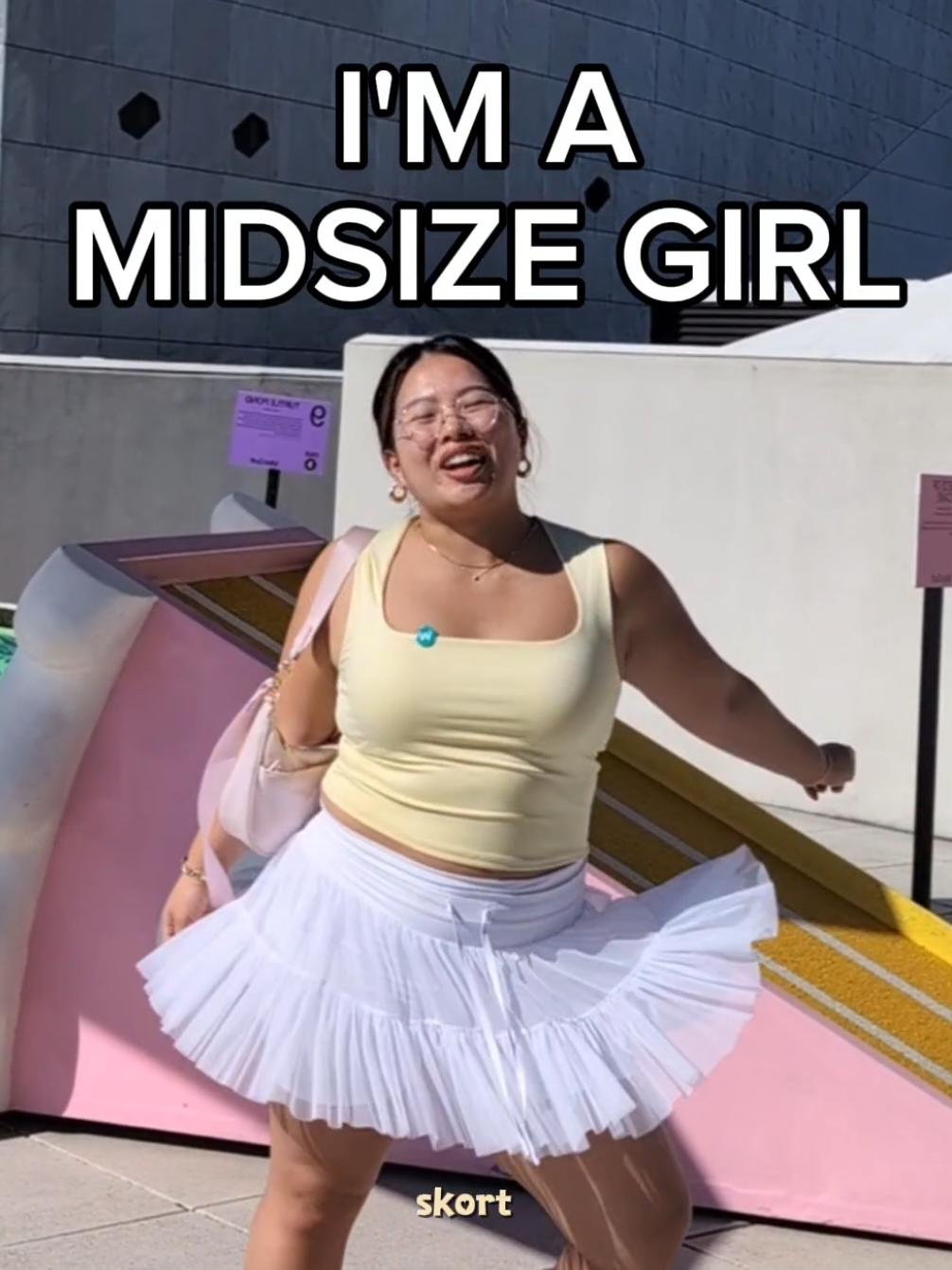 @MidsizeAsianQueen