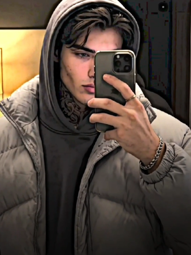 @𝚎𝚕𝚎𝚗𝚝𝚟𝚒 ೀ.