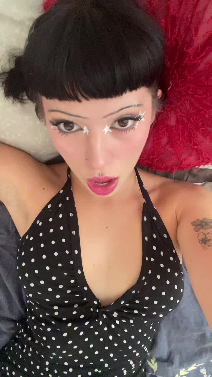 @Julia 🩴🫦