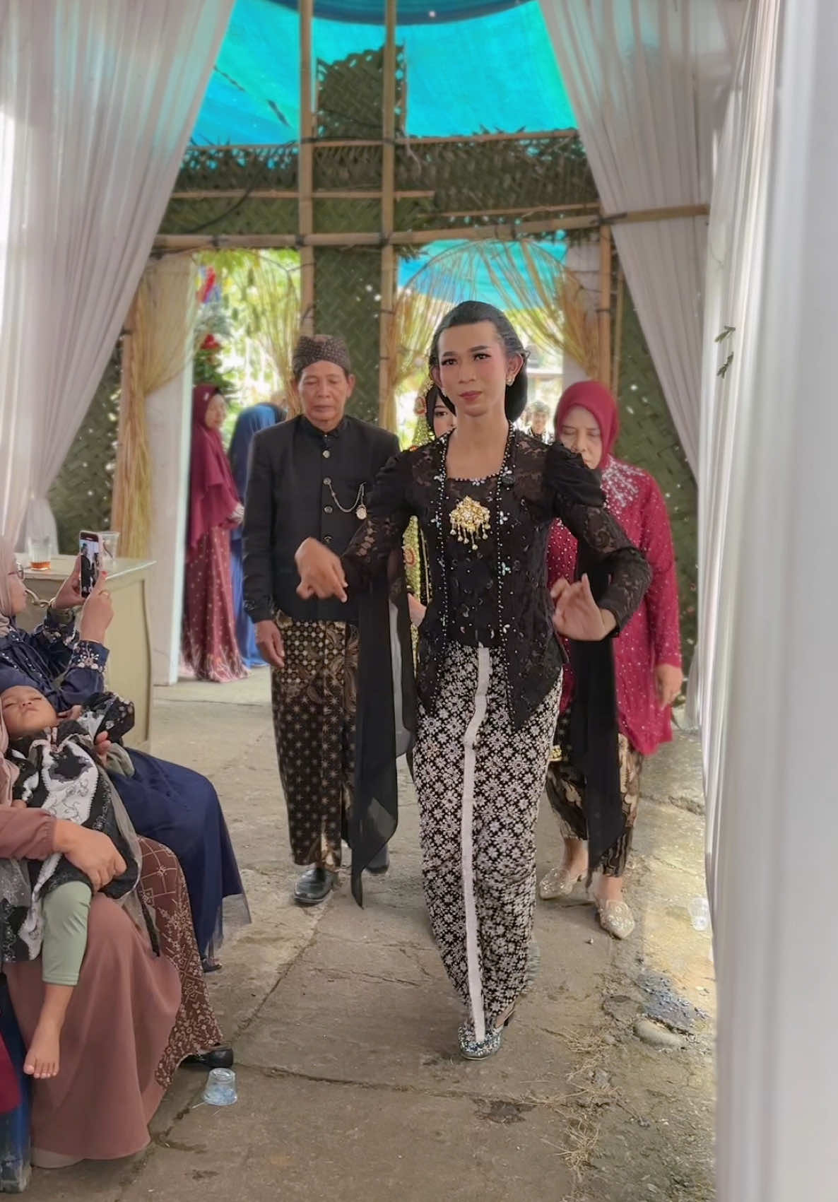 @Mbak Sari || Cucuk Lampah