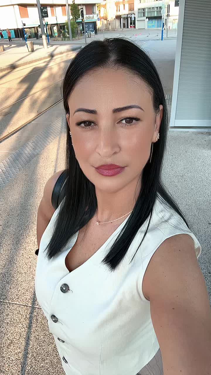 @Ileana