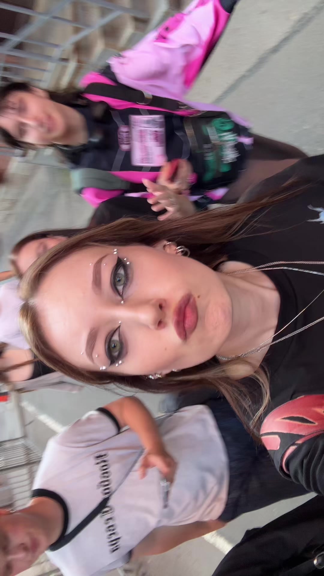 @вика эщкере