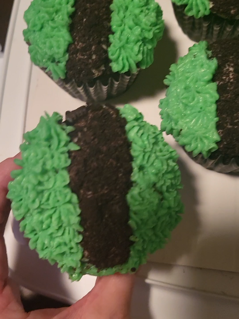 @hezzidsbooksandcooks