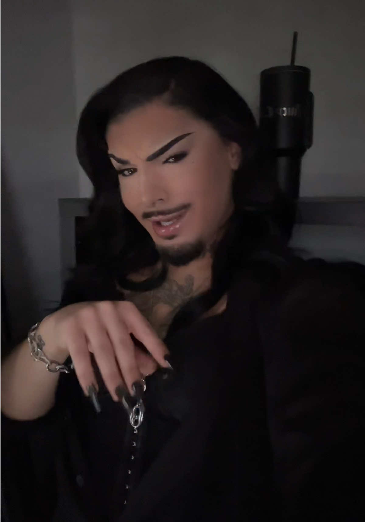 @𝐢𝐜𝐲 𝐠𝐨𝐫𝐠𝐨𝐧