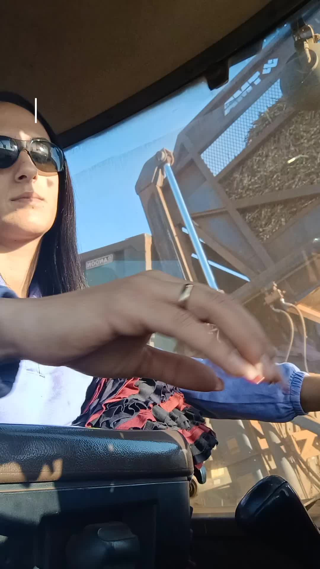 @JuliaHelena