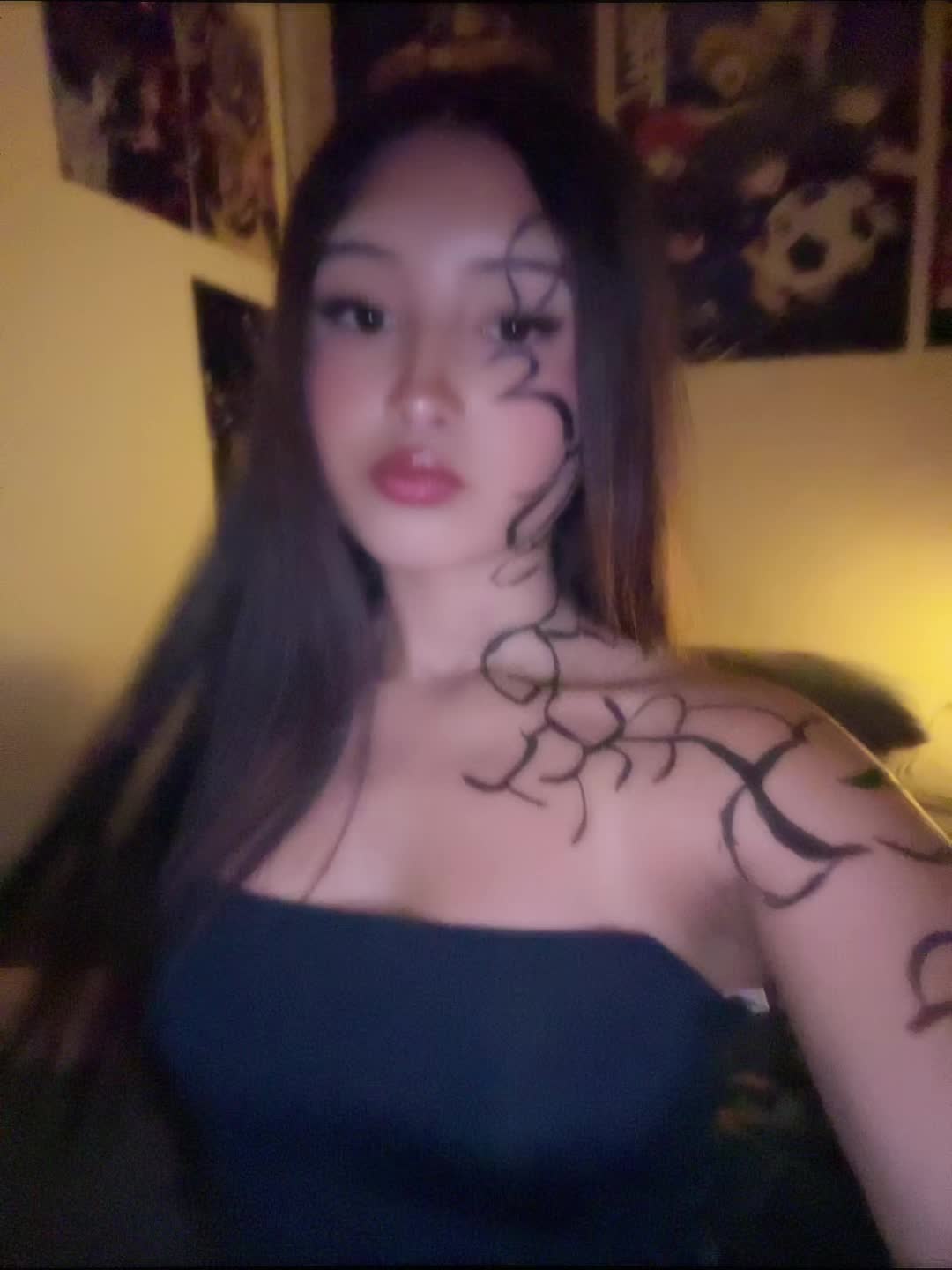@⦻
