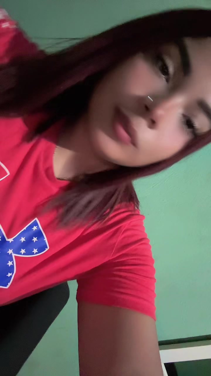@Stacy Mendoza / Manicurista