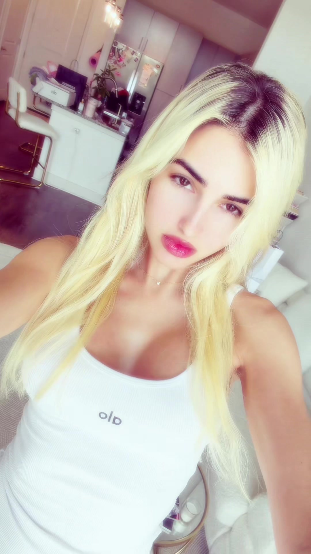 @mel_