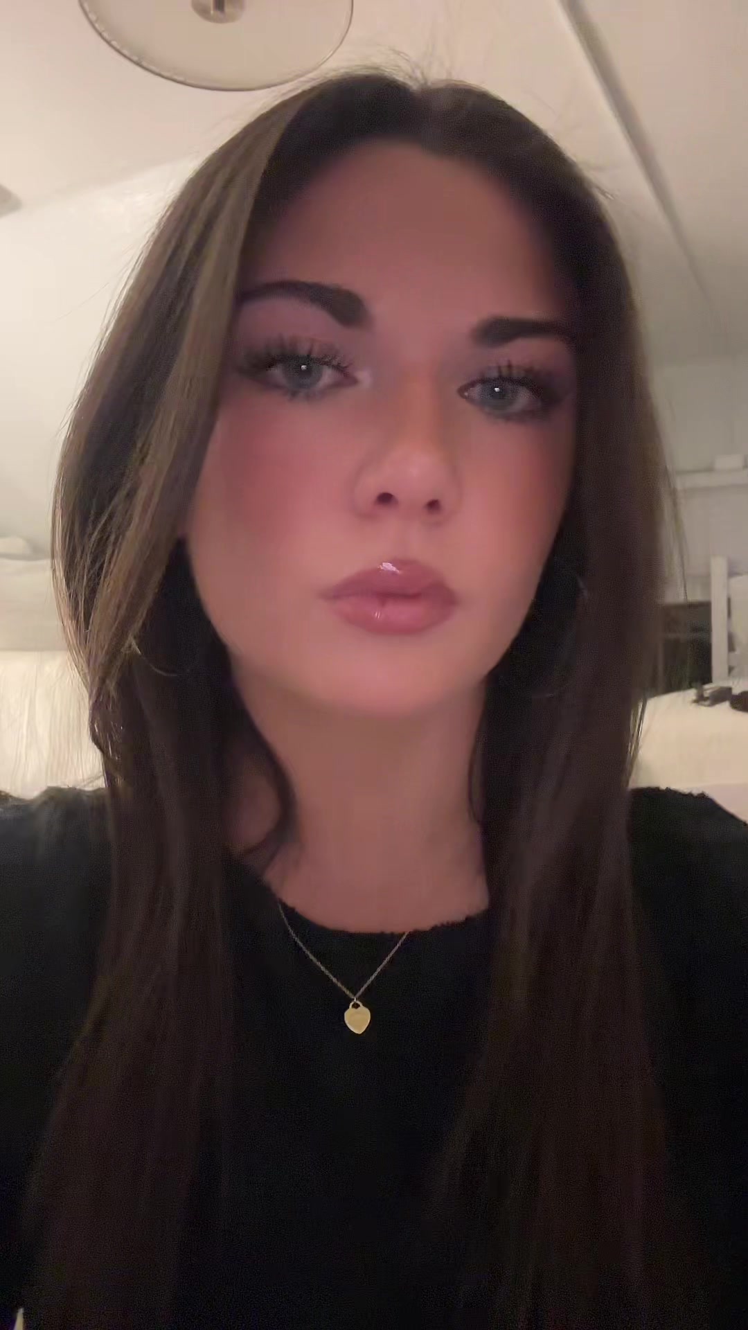 @Ava