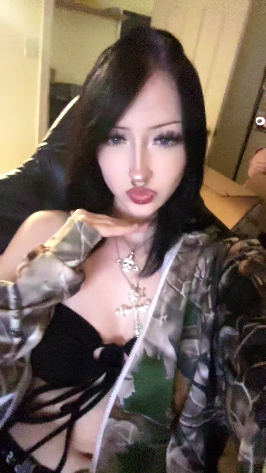 @𝔅𝔯𝔶𝔩𝔢𝔢.𖣂