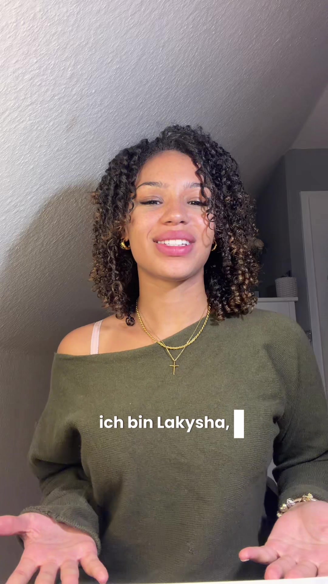 @L A K Y S H A   C I A R A