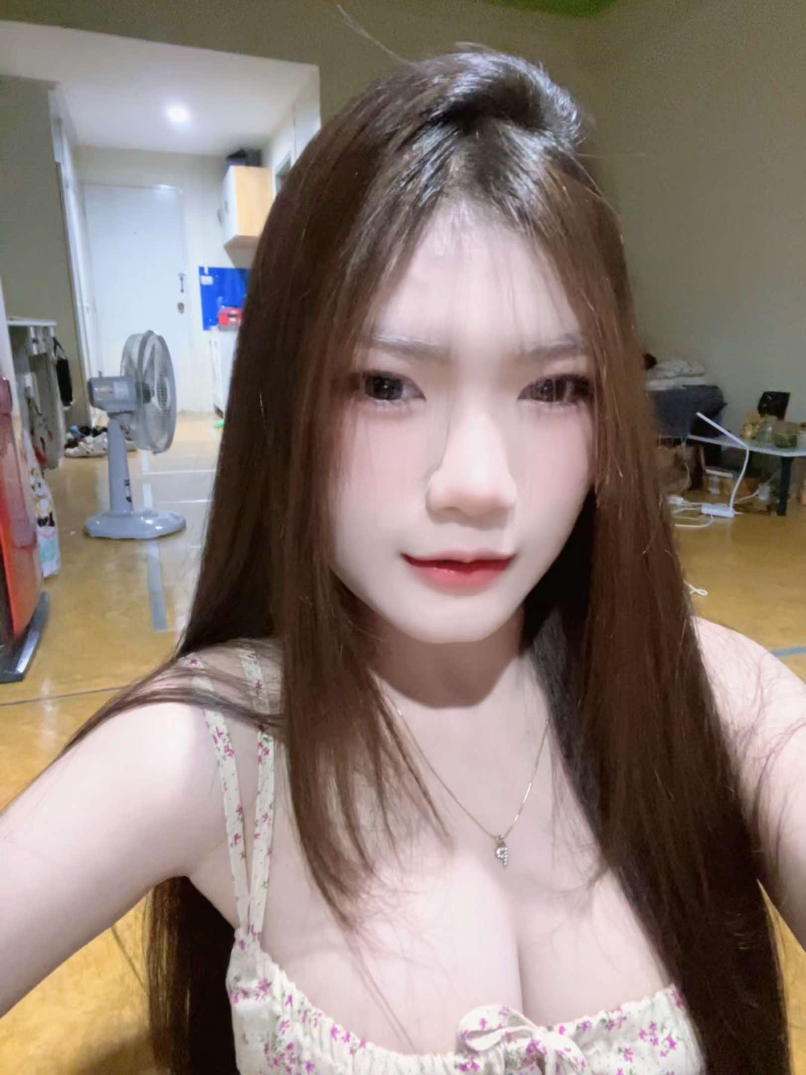 @น้องพลอย