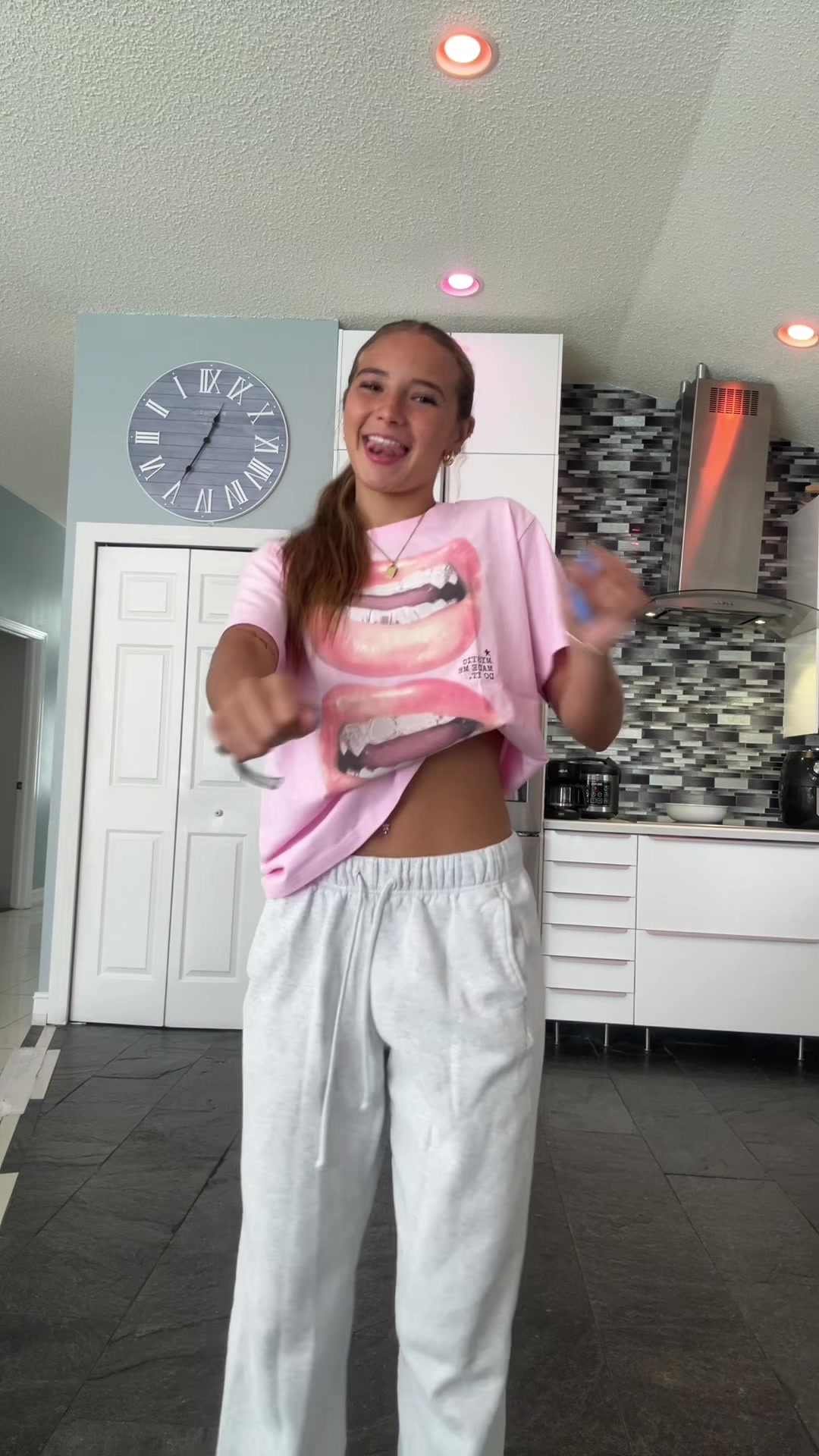 @MICHELLEGIRALDO
