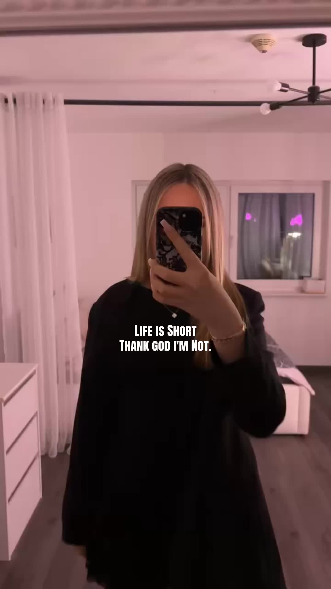 @Feé.rhtr