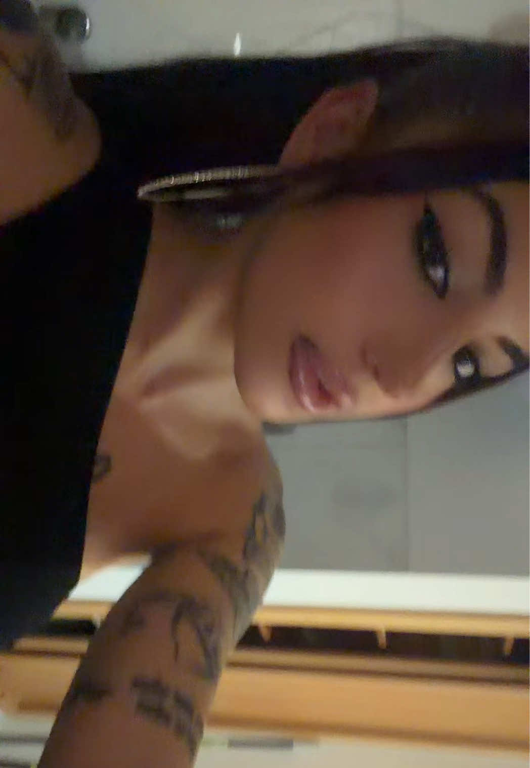 @d3lusi0n4l__