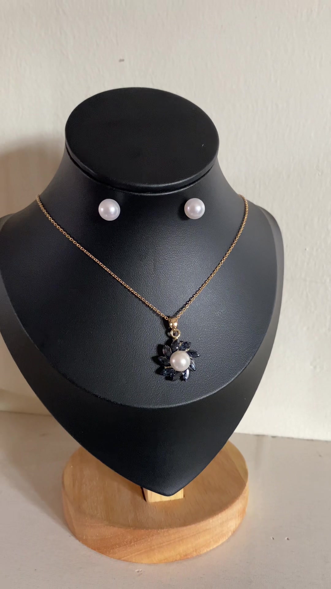 @BOSSY JEWELRY.ug