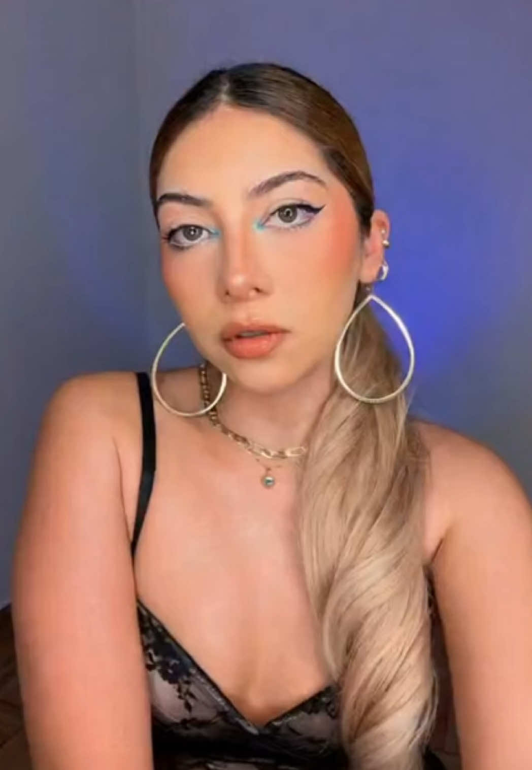 @R E Y N A A