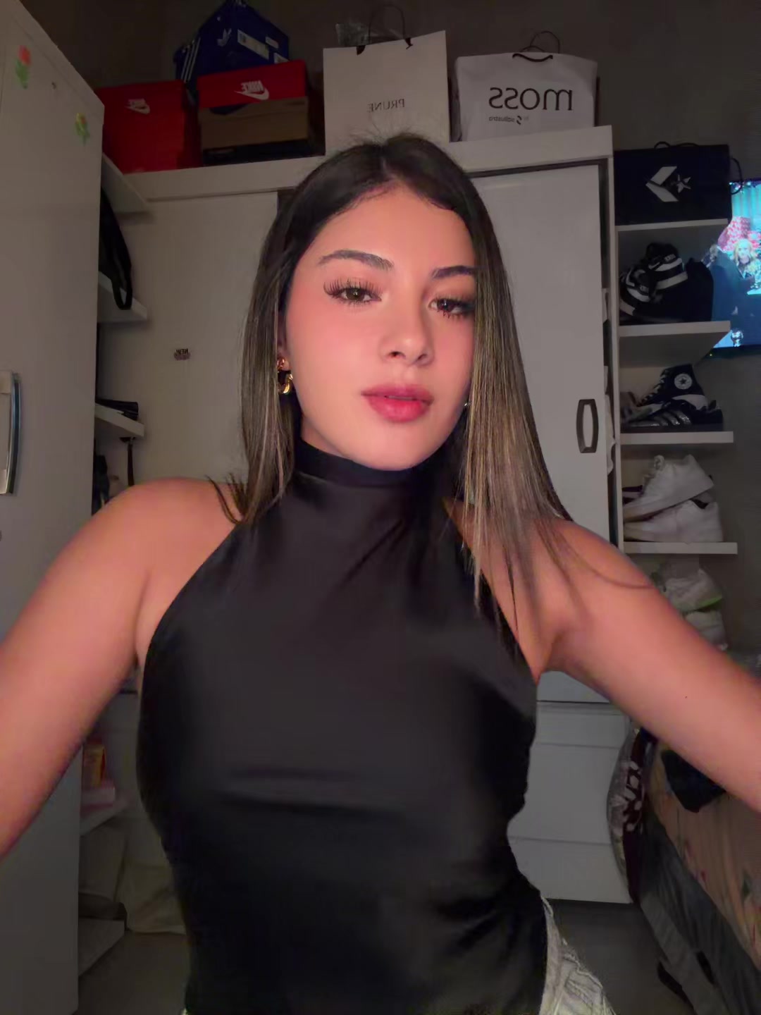 @Camila