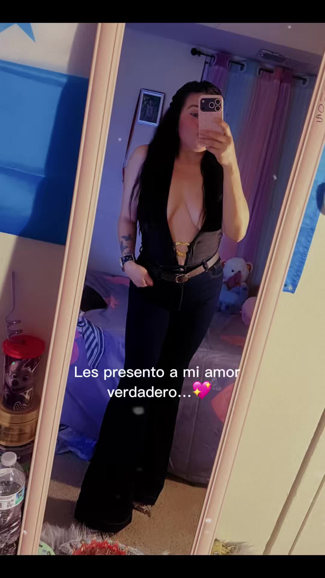 @Flor 🍒🥀🐷🧟♀️
