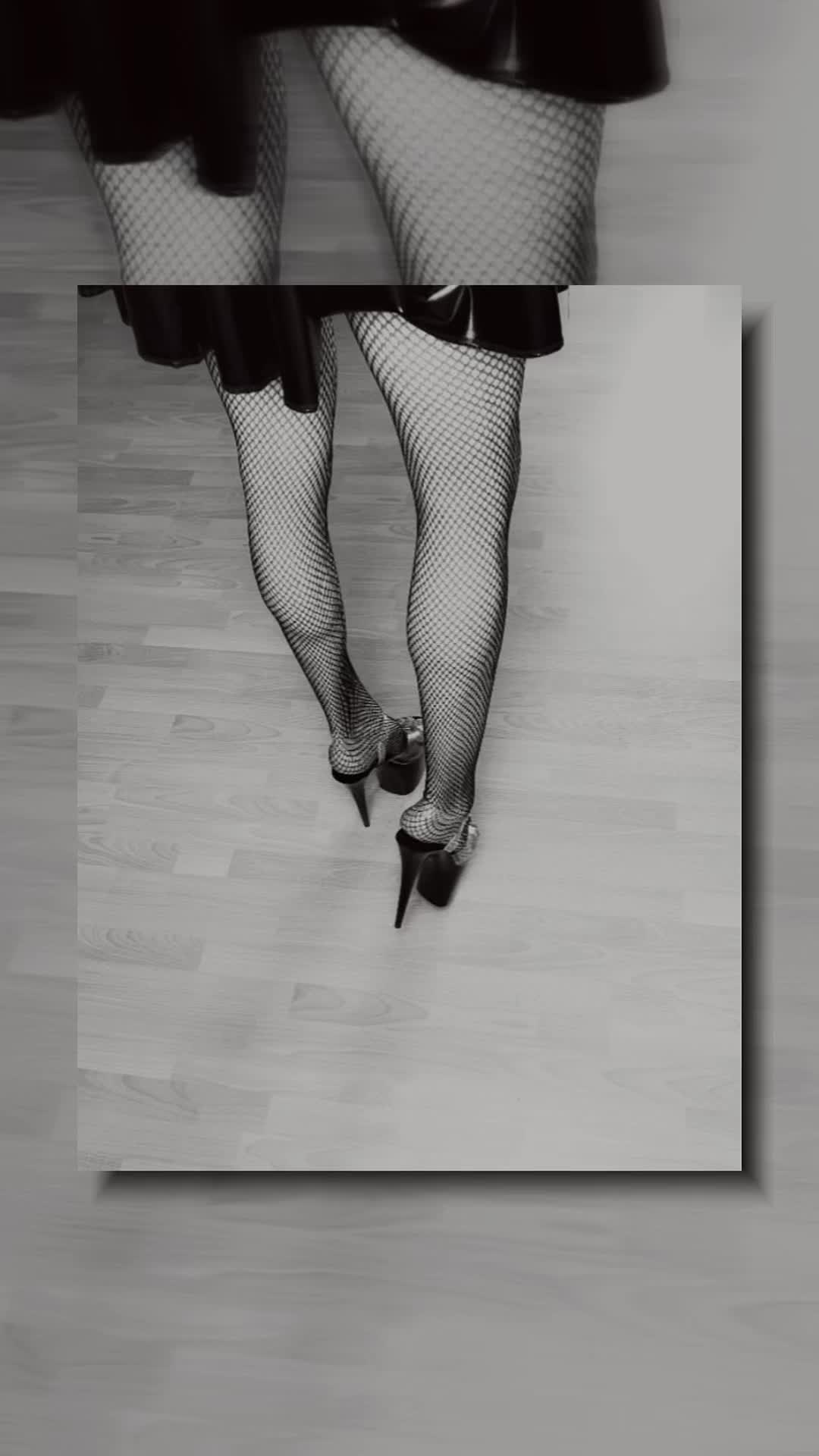 @Christina_Heaven 👠🖤