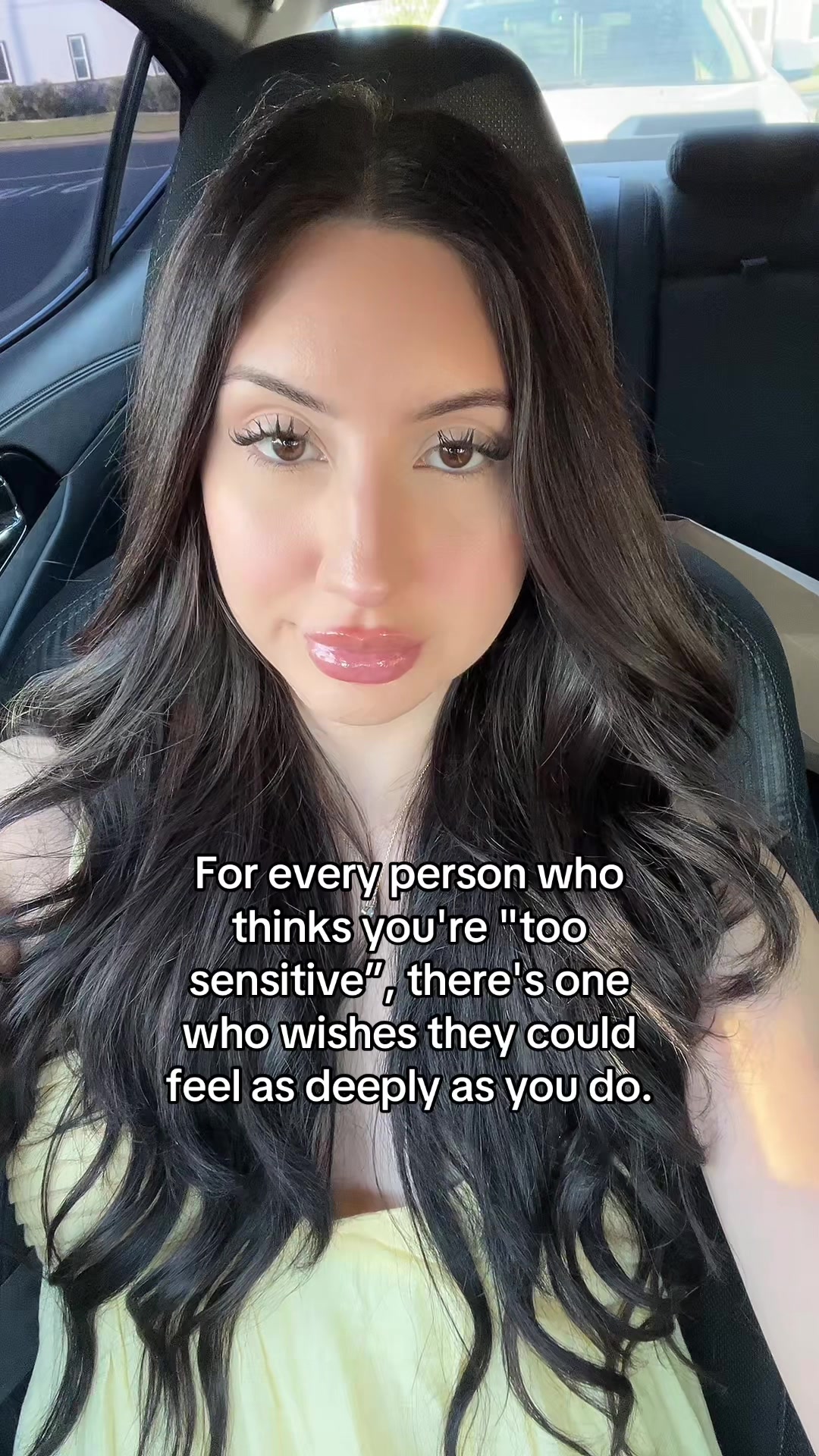 @ivettellanoss