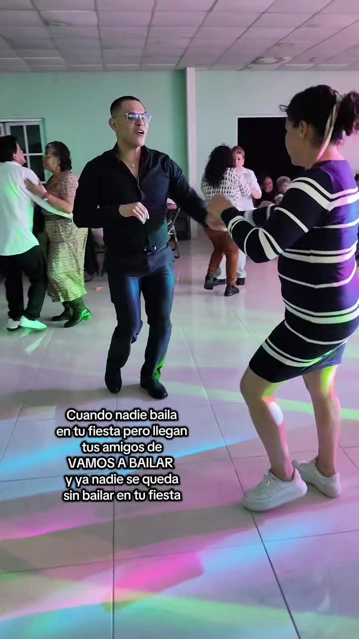 @VAMOS A BAILAR