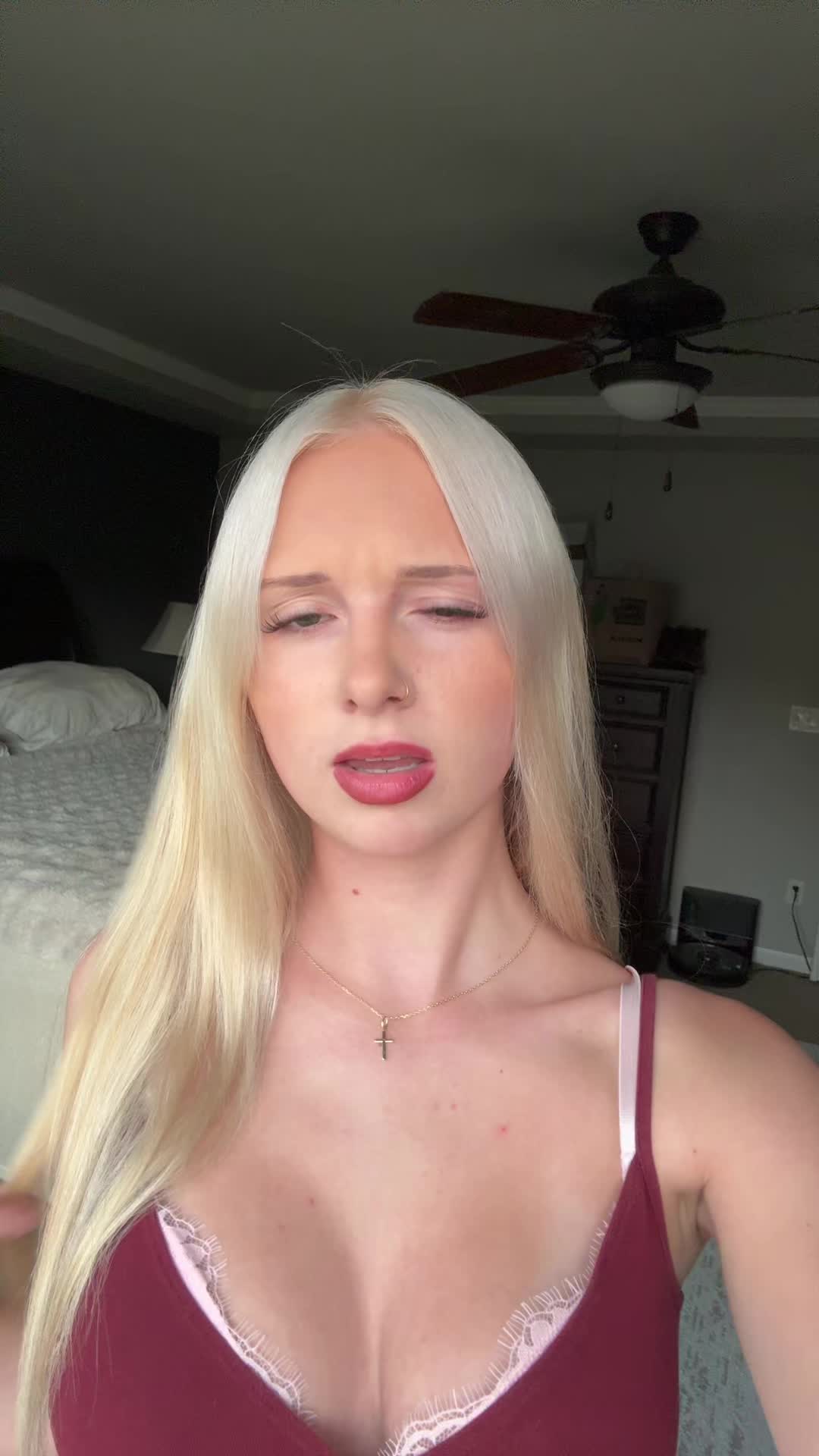 @𝓂𝒶𝒹𝒹𝒾𝑒 🌺