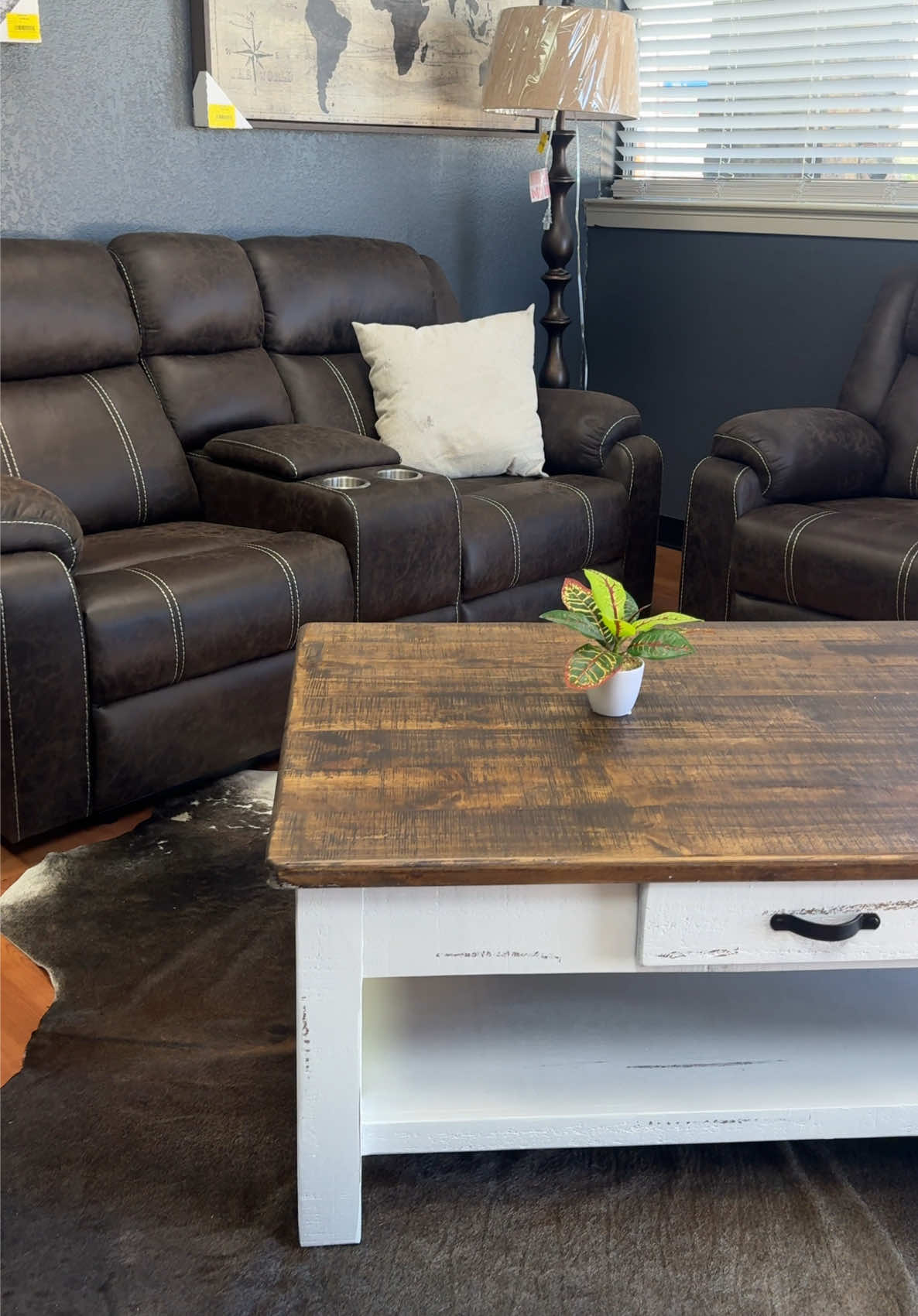 @RusticFurnitureDepot