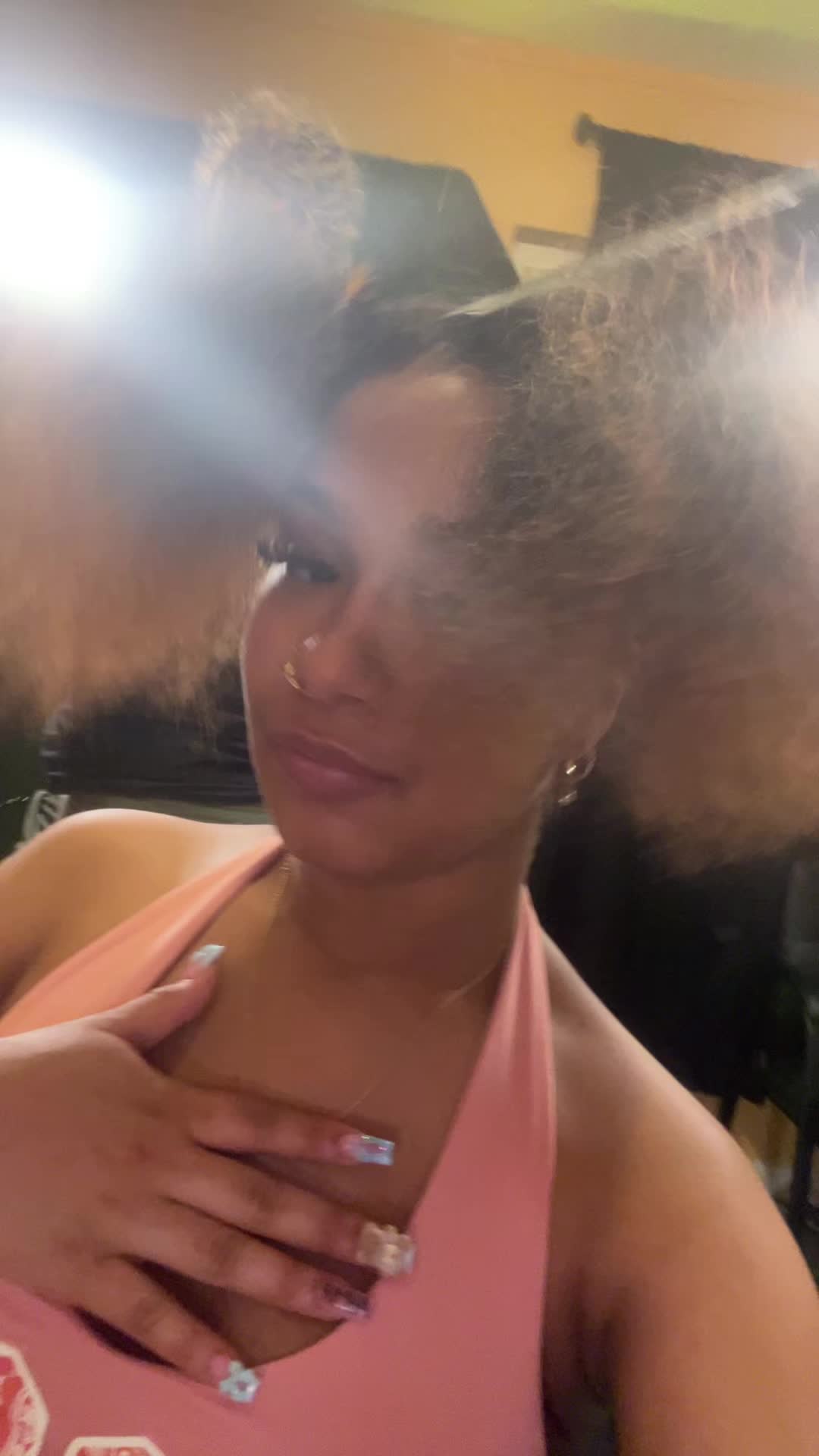 @🐝