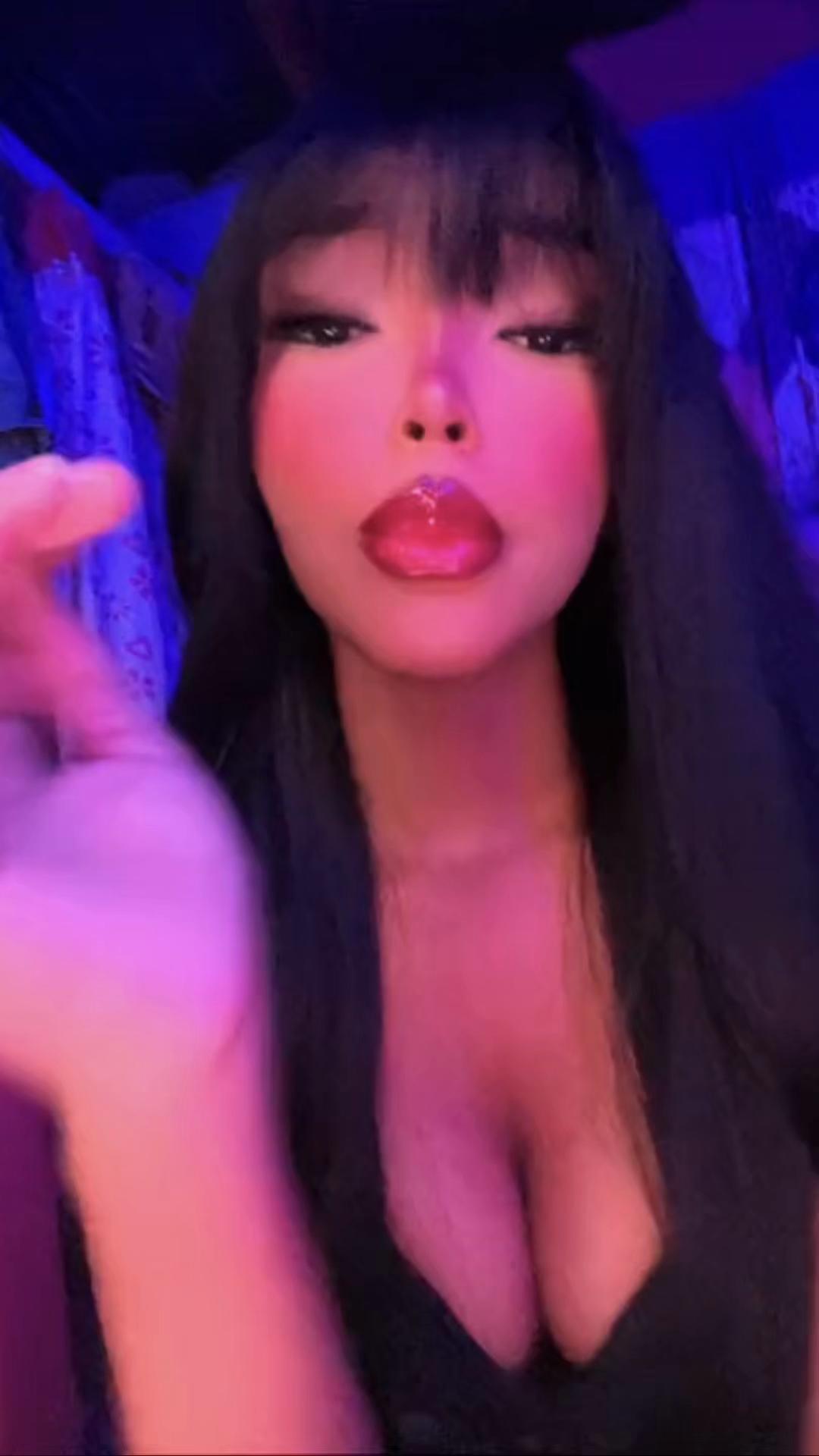 @Esther Castillo 🦇