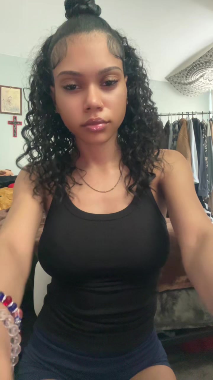 @layla…