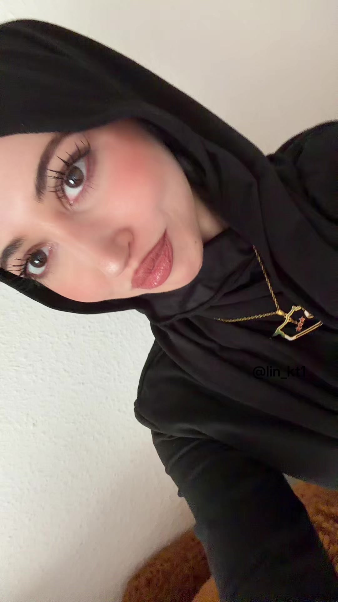 @لين