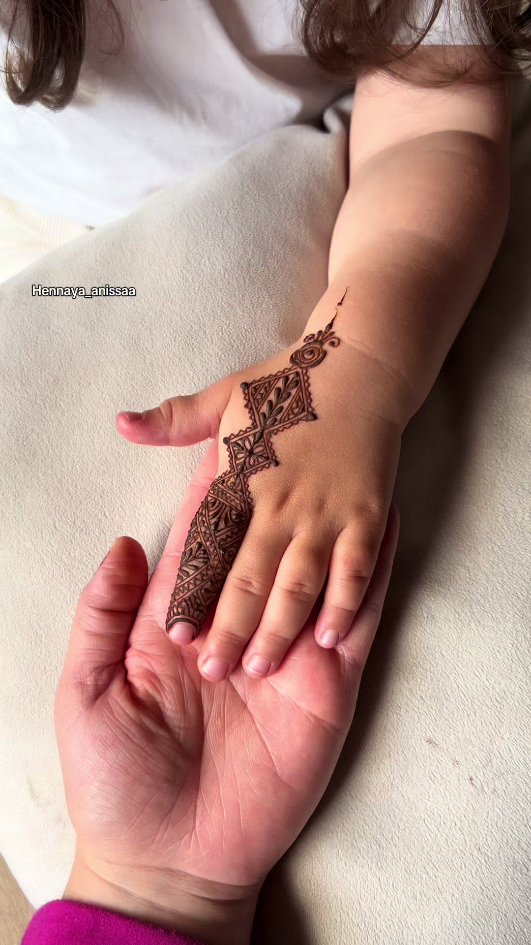 @hennaya_anissaa