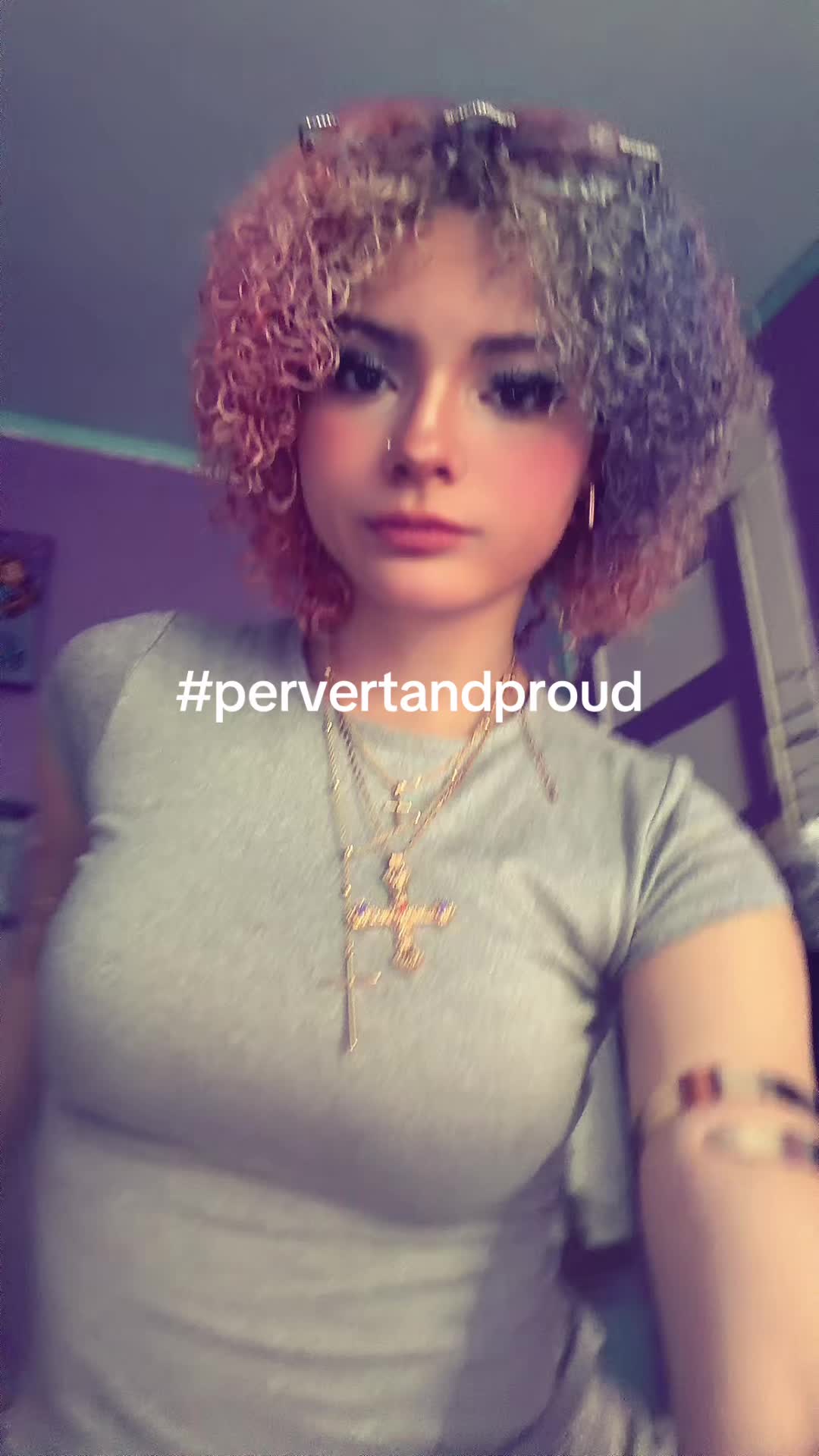 @🥳
