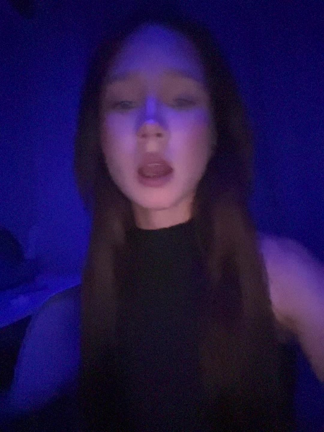 @👾