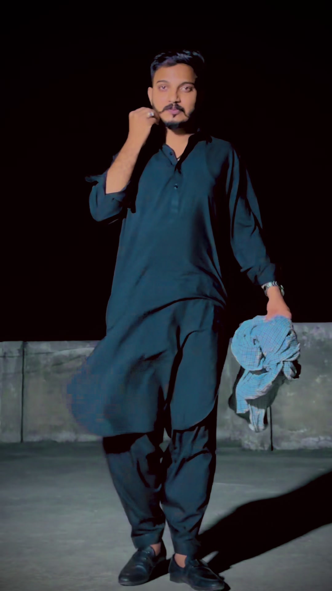 @🇵🇰حاجی ❤{A.H)